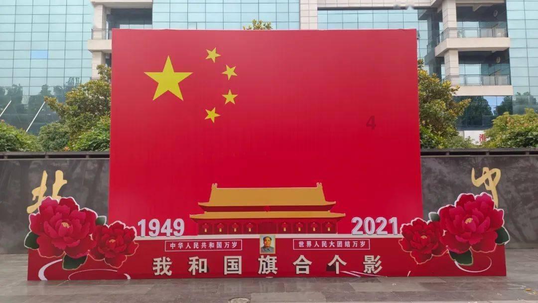 当男性体内的雄性激素充足时，通常会表现出两大显著特征