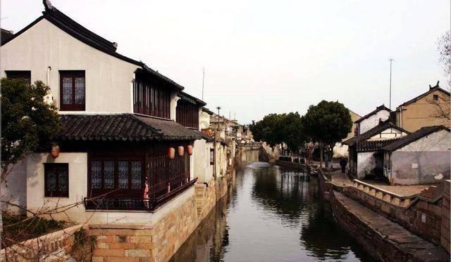 想去重庆玩，住哪里比较好？游戏画面